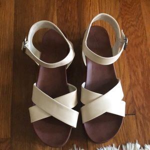Ivory Platform Sandal size 10